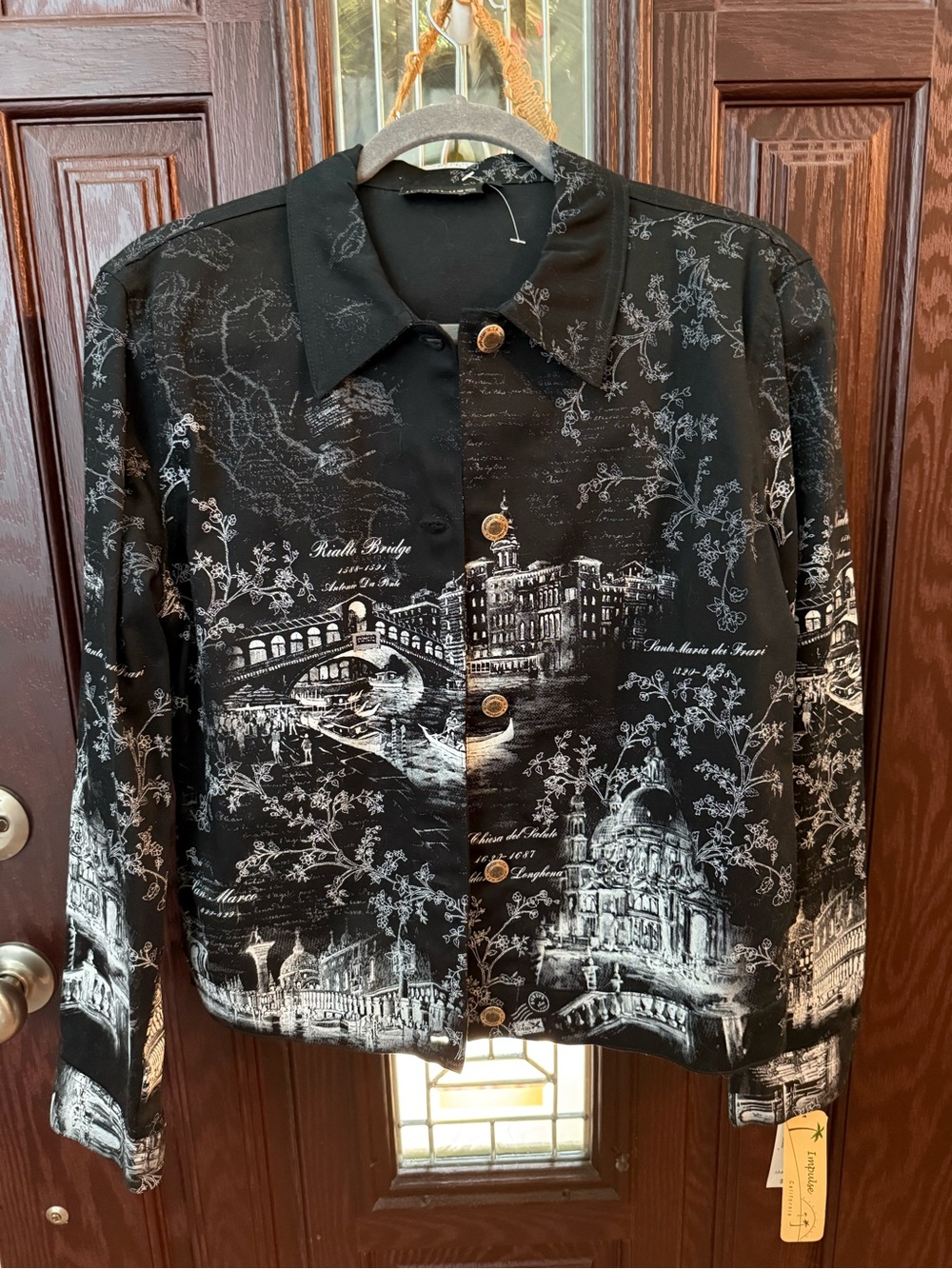 New Gorgeous Black & White Venice Scene Buttoned Down Lightweight
Jacket. Sz. Sm